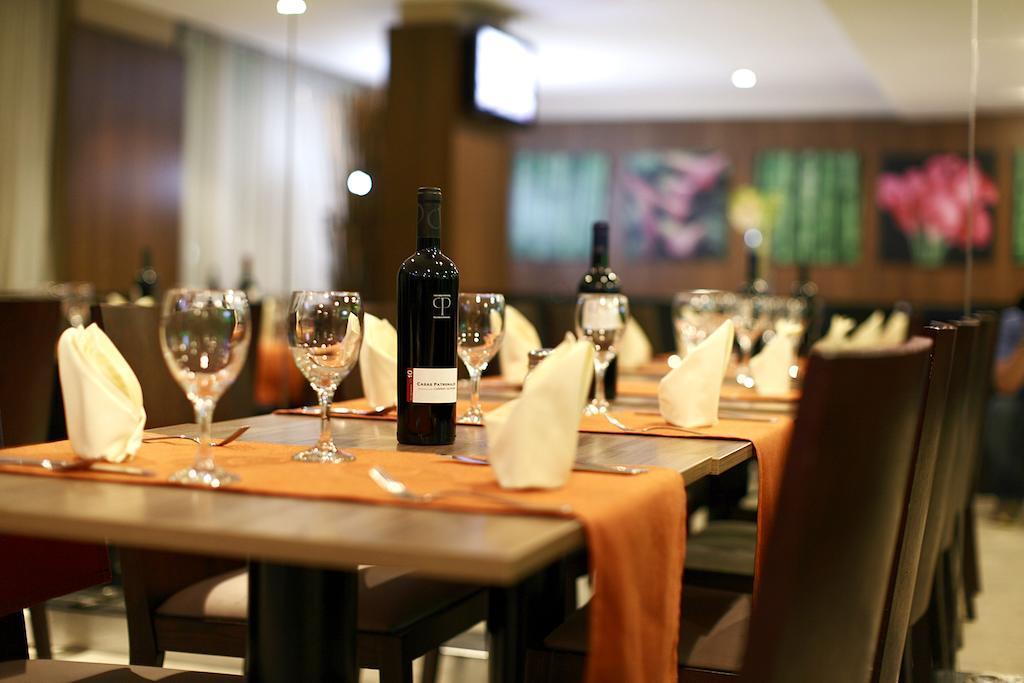Wyndham Garden Panama City Restaurant photo